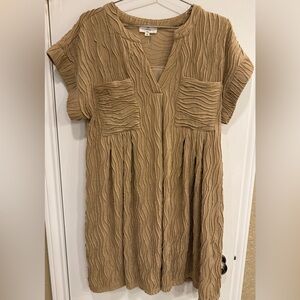 Entro Brand Textured Tan Short Sleeve Dress